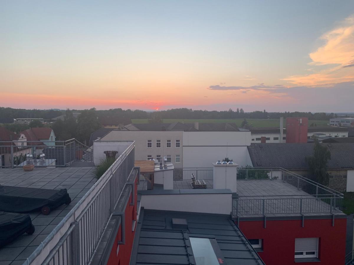 Penthouse Wohnung Am Radweg Mit Dachterasse Вайдхофен-ан-дер-Тая Екстериор снимка