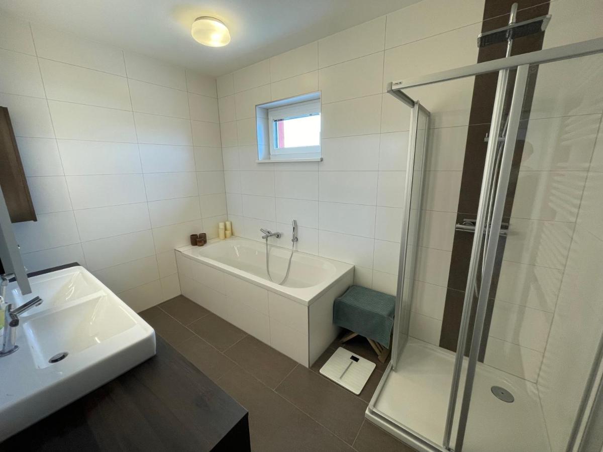 Penthouse Wohnung Am Radweg Mit Dachterasse Вайдхофен-ан-дер-Тая Екстериор снимка