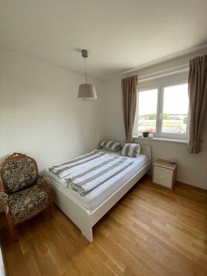 Penthouse Wohnung Am Radweg Mit Dachterasse Вайдхофен-ан-дер-Тая Екстериор снимка