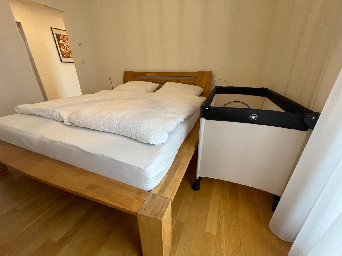 Penthouse Wohnung Am Radweg Mit Dachterasse Вайдхофен-ан-дер-Тая Екстериор снимка
