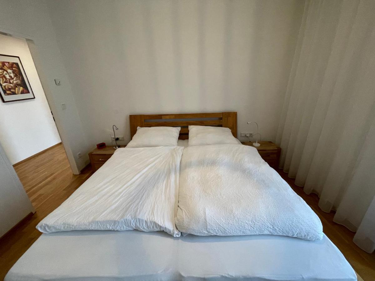 Penthouse Wohnung Am Radweg Mit Dachterasse Вайдхофен-ан-дер-Тая Екстериор снимка